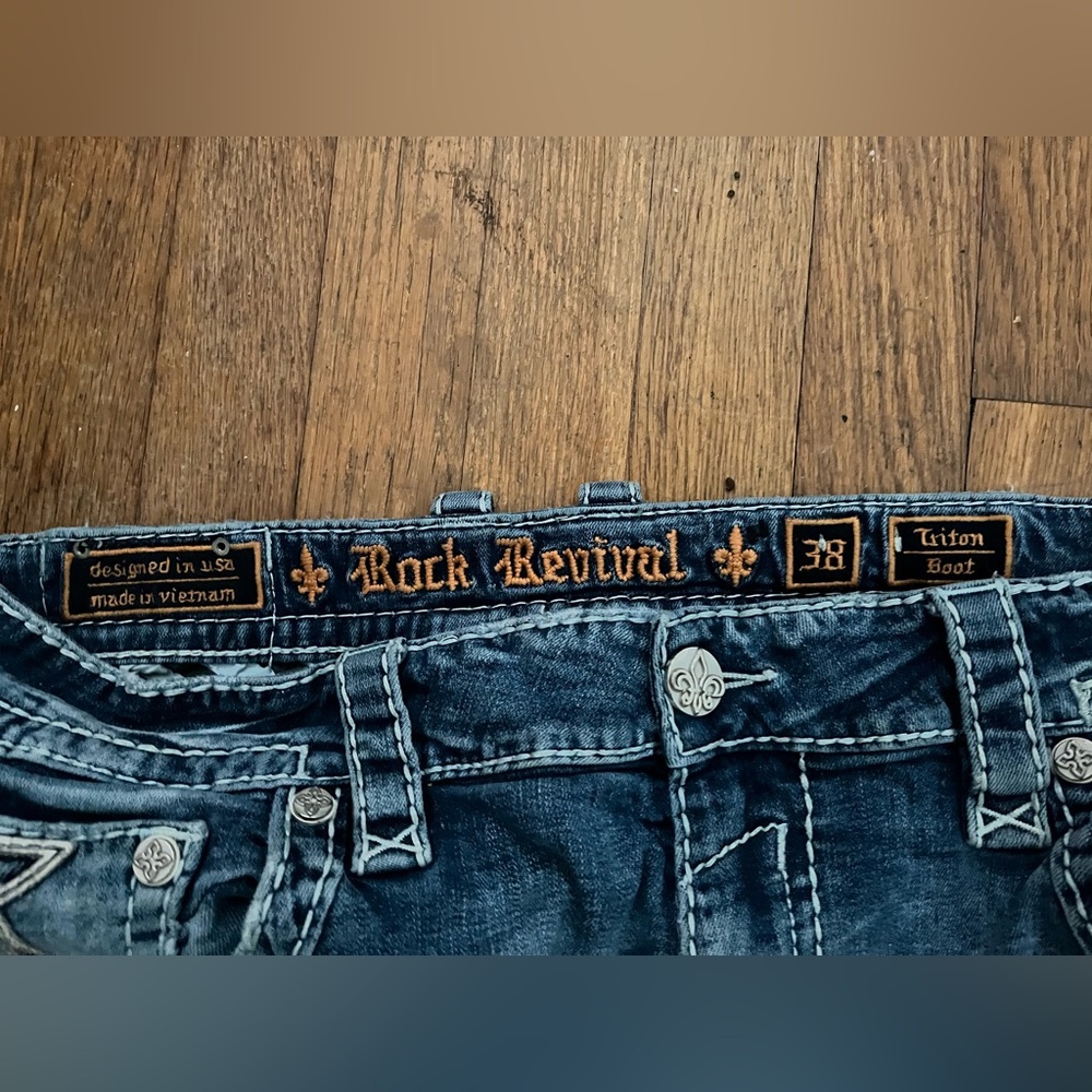 Mens Rock Revival Jeans - Picture 4 of 4